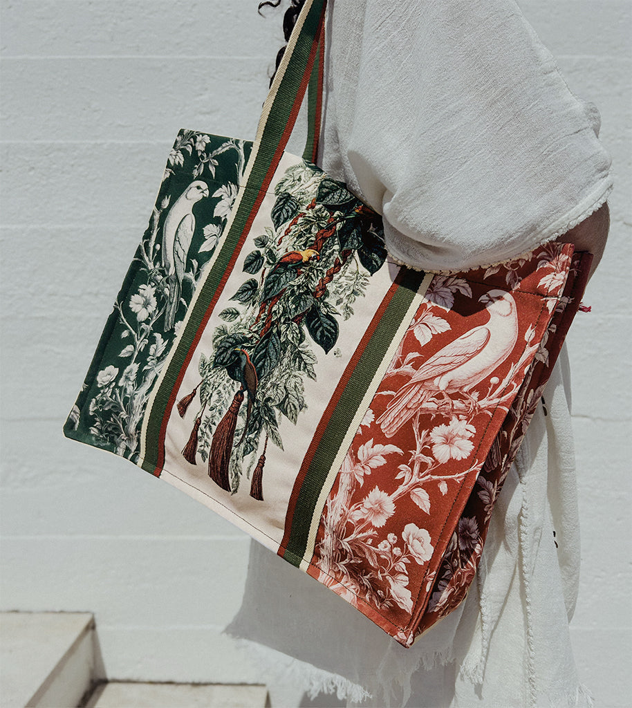 Tote bag with nature illustration