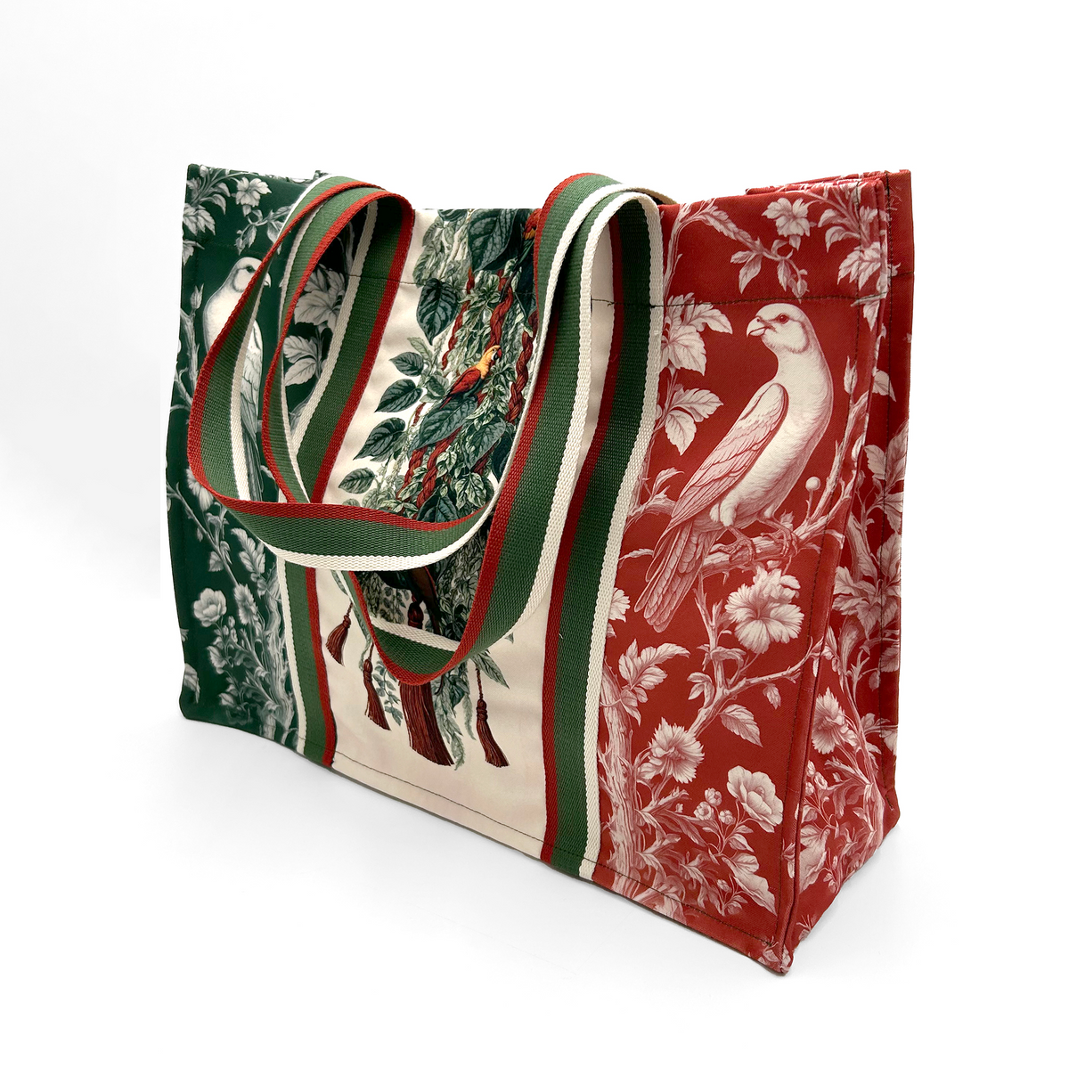 Tote bag with nature illustration